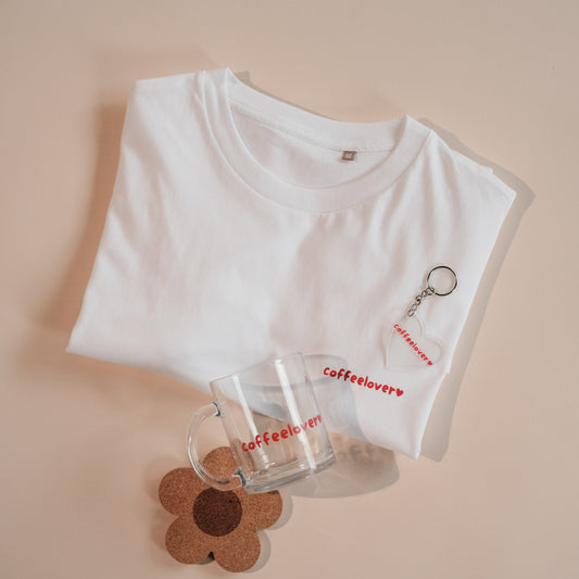 Coffeelover Geschenkset mit T-Shirt, Glastasse & Schlüsselanhänger – ideal für Kaffeeliebhaber:innen