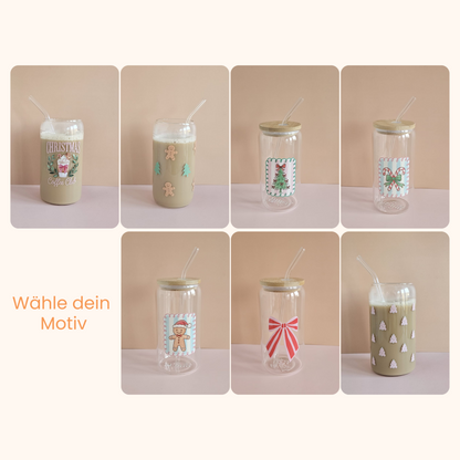 Weihnachtsglas Set – 2 Borosilikat Trinkgläser mit Christmas Motiven, Bambusdeckel & Glasstrohhalm
