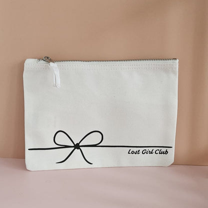 Kosmetiktäschchen  „Lost Girls Club“, handgemacht aus Baumwolle, robust, Geschenk für Mädels & Self-Care