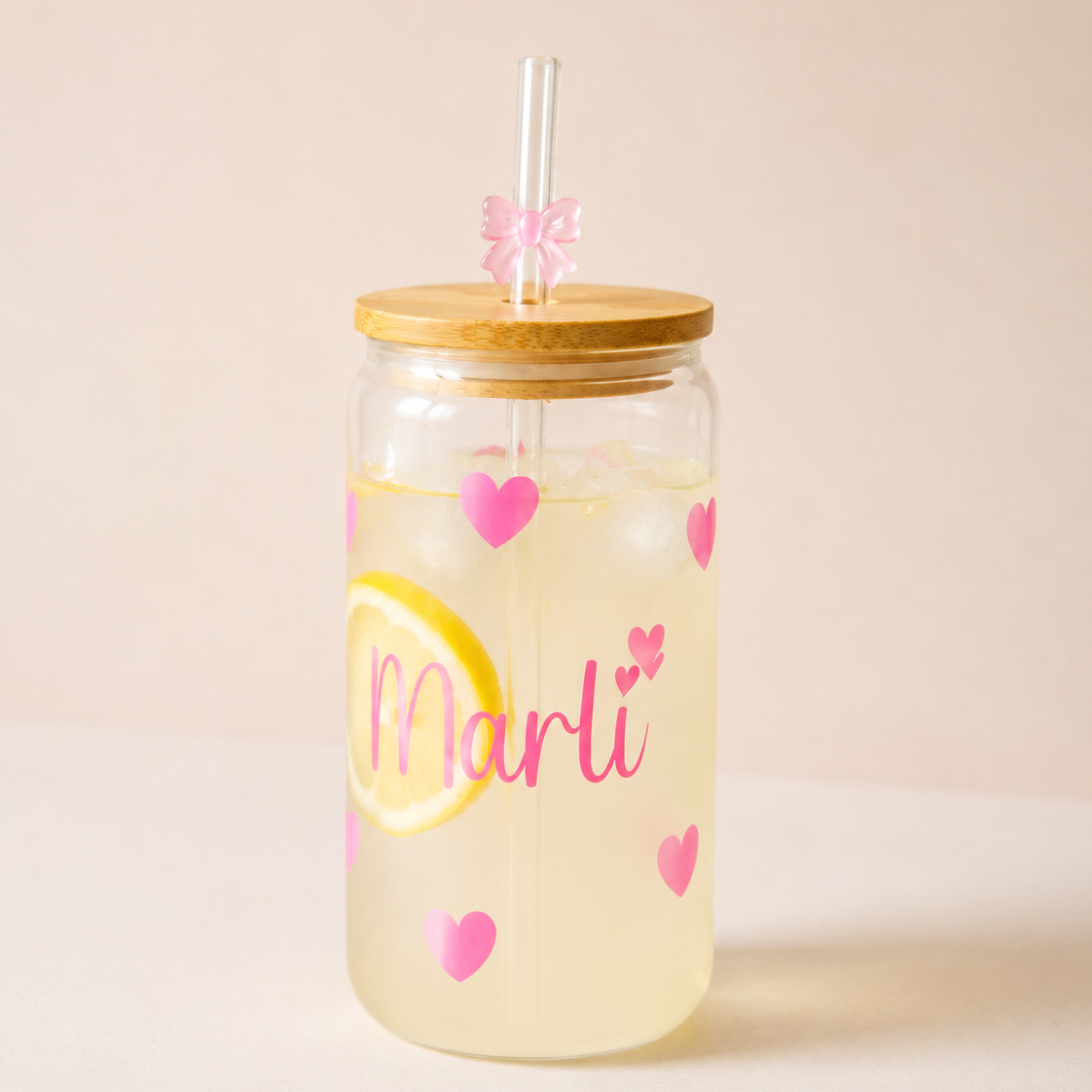 Iced Coffee Glas mit Herzen und Namen personalisiert