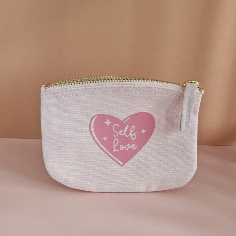 Self Love Täschchen aus Bio-Baumwolle, 0,25 L, zartes Rosa, ideal für Lippenbalsam, Haargummis oder kleine Alltagsutensilien.