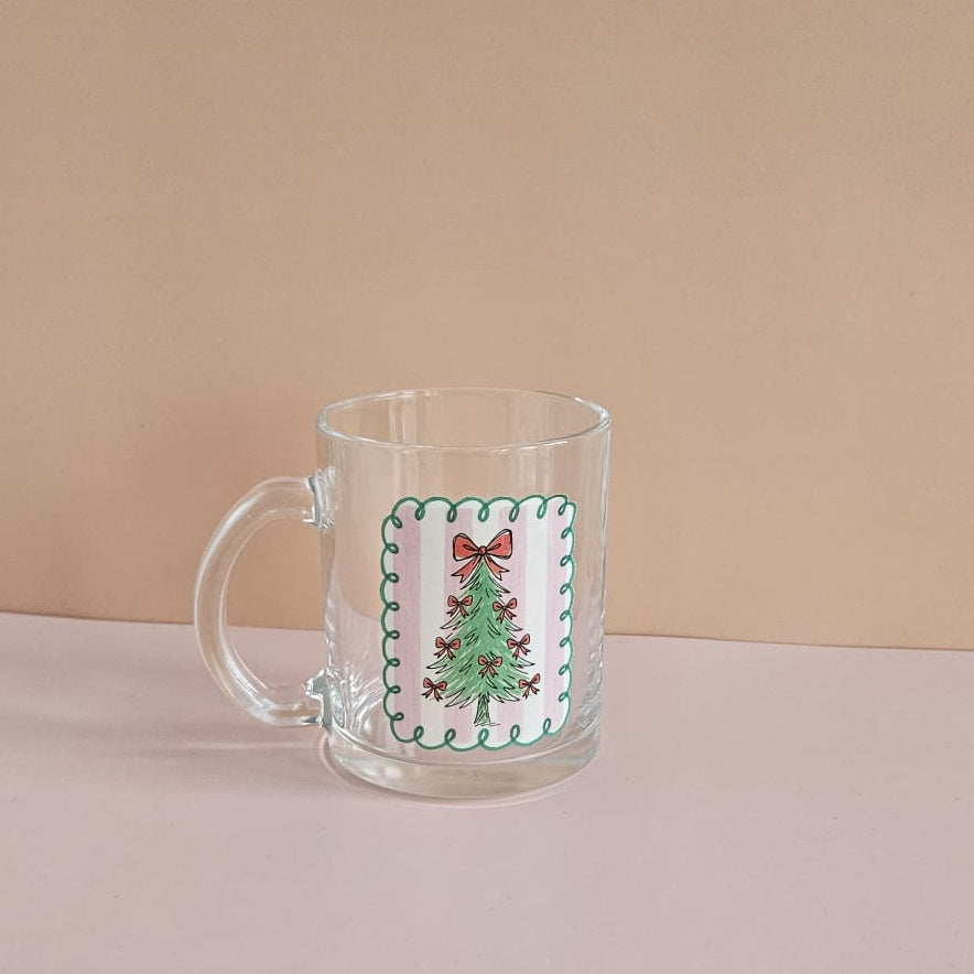 Glastasse mit elegantem Weihnachtsbaum-Motiv – weihnachtliche Tasse für Kaffee oder Tee