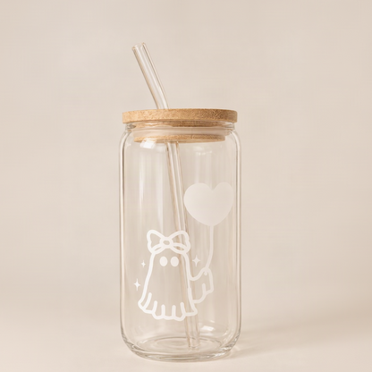 Iced Coffee Glas mit Halloween Gespenst und Luftballon Motiv in Weiß, Borosilikatglas mit Bambusdeckel und Glasstrohhalm