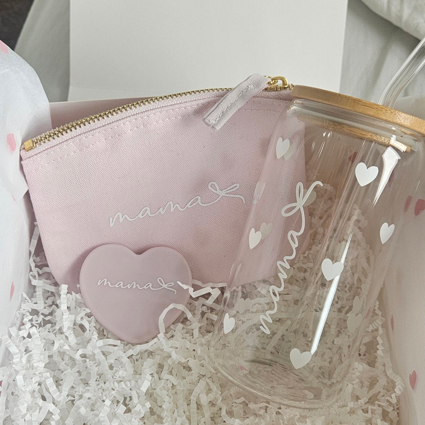 Muttertags Geschenkset mit Mama Glas oder Tasse, rosa Täschchen, Herz Spiegel in Geschenkbox